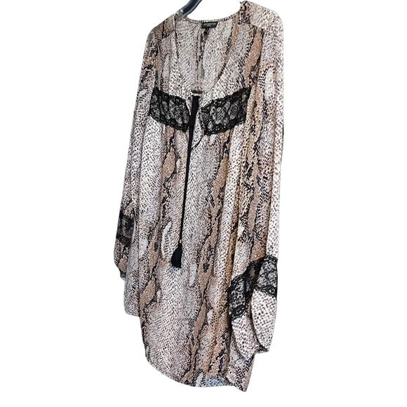 SIGNATURE STUDIO LONG SLV V-NECK TIE/KEYHOLE PULL-OVER TOP, WOMENS, 2X-TAN BROWN - Picture 4 of 10